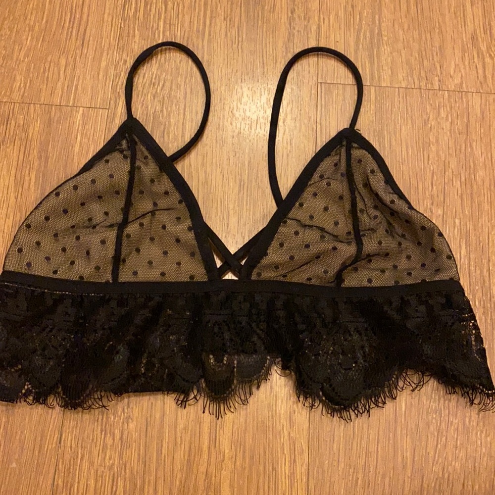 Black lacy bralette